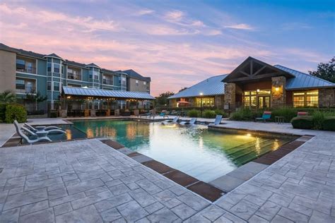 apartments on huebner and bitters.